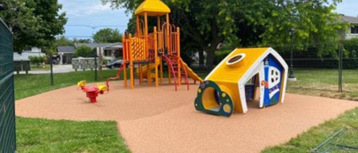 Lincoln family donates play equipment at Jack Simpson Park