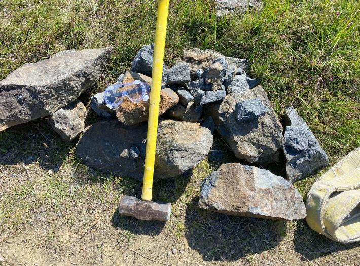   Brock prof collecting ancient Earth rocks in support of Mars mission