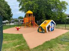 Lincoln family donates play equipment at Jack Simpson Park